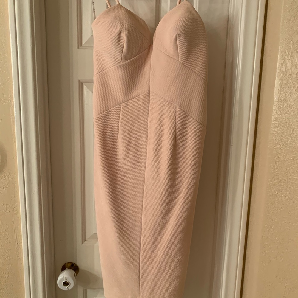 Shieke dress really nice and flattering !
